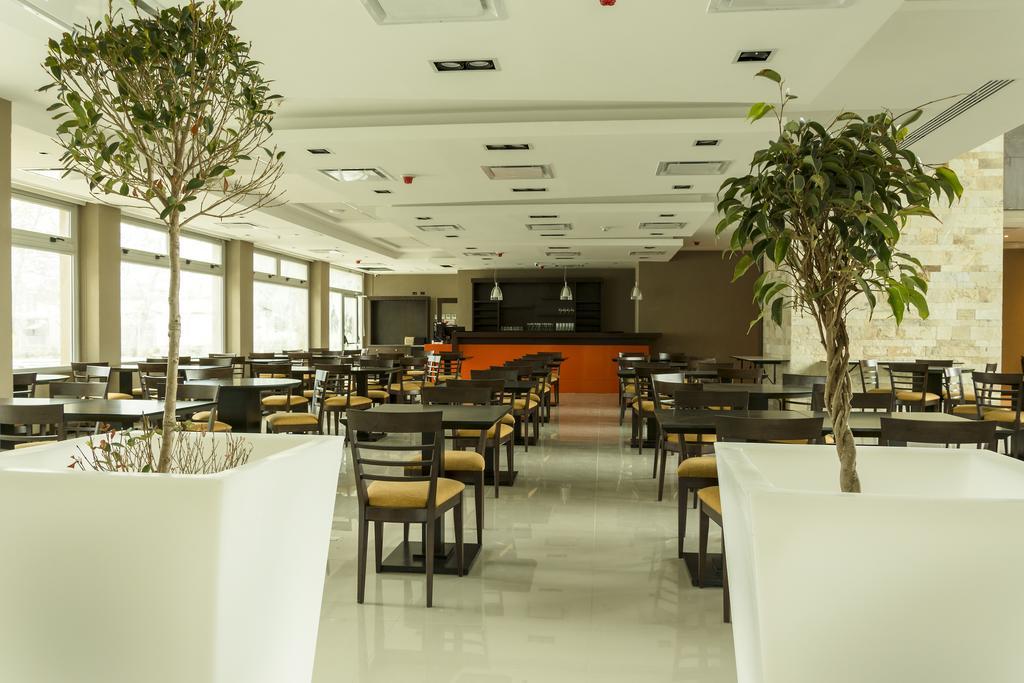 Howard Johnson Neuquén Zewnętrze zdjęcie